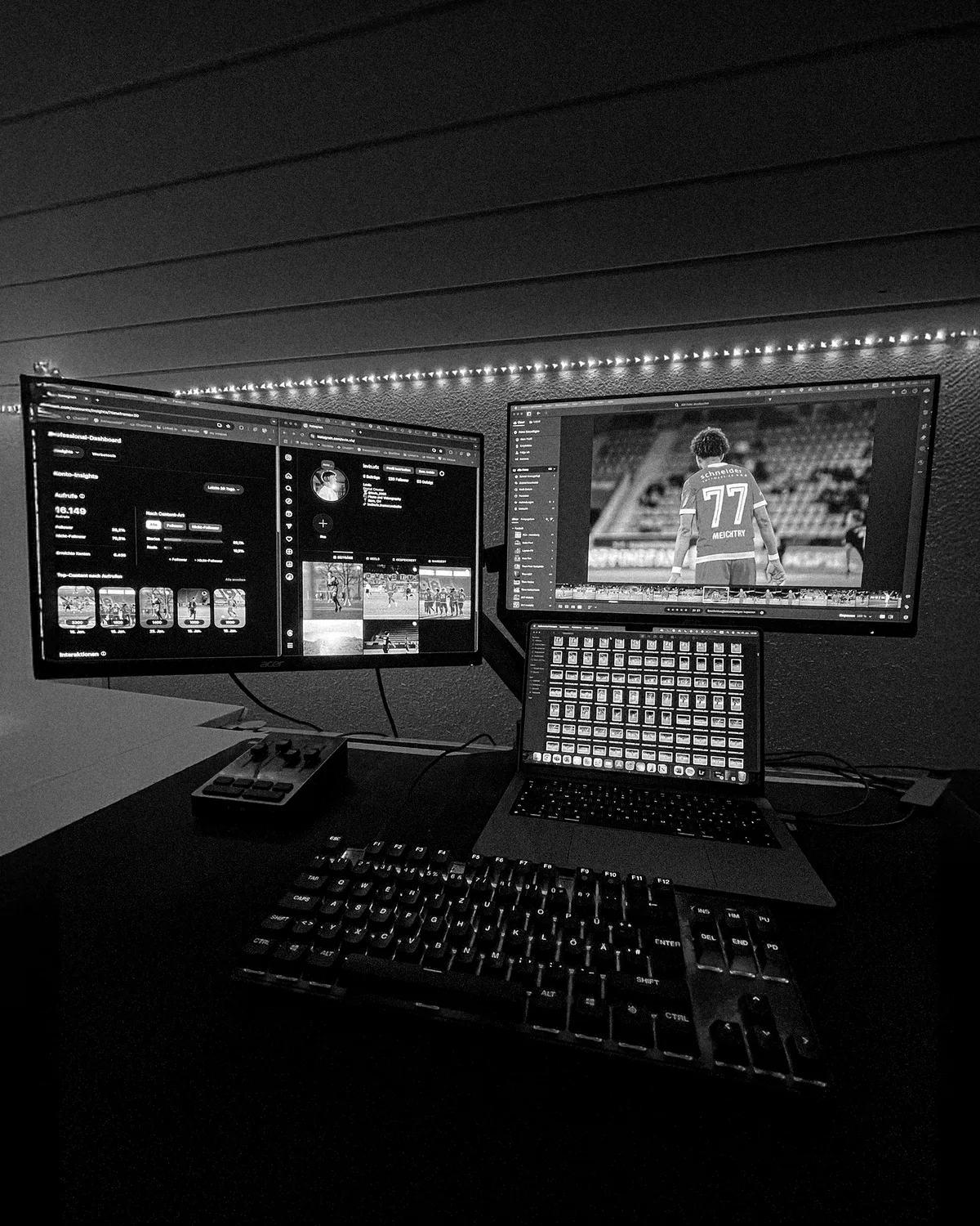 Der Schnittplatz mit zwei Monitoren, Laptop und Lightroom