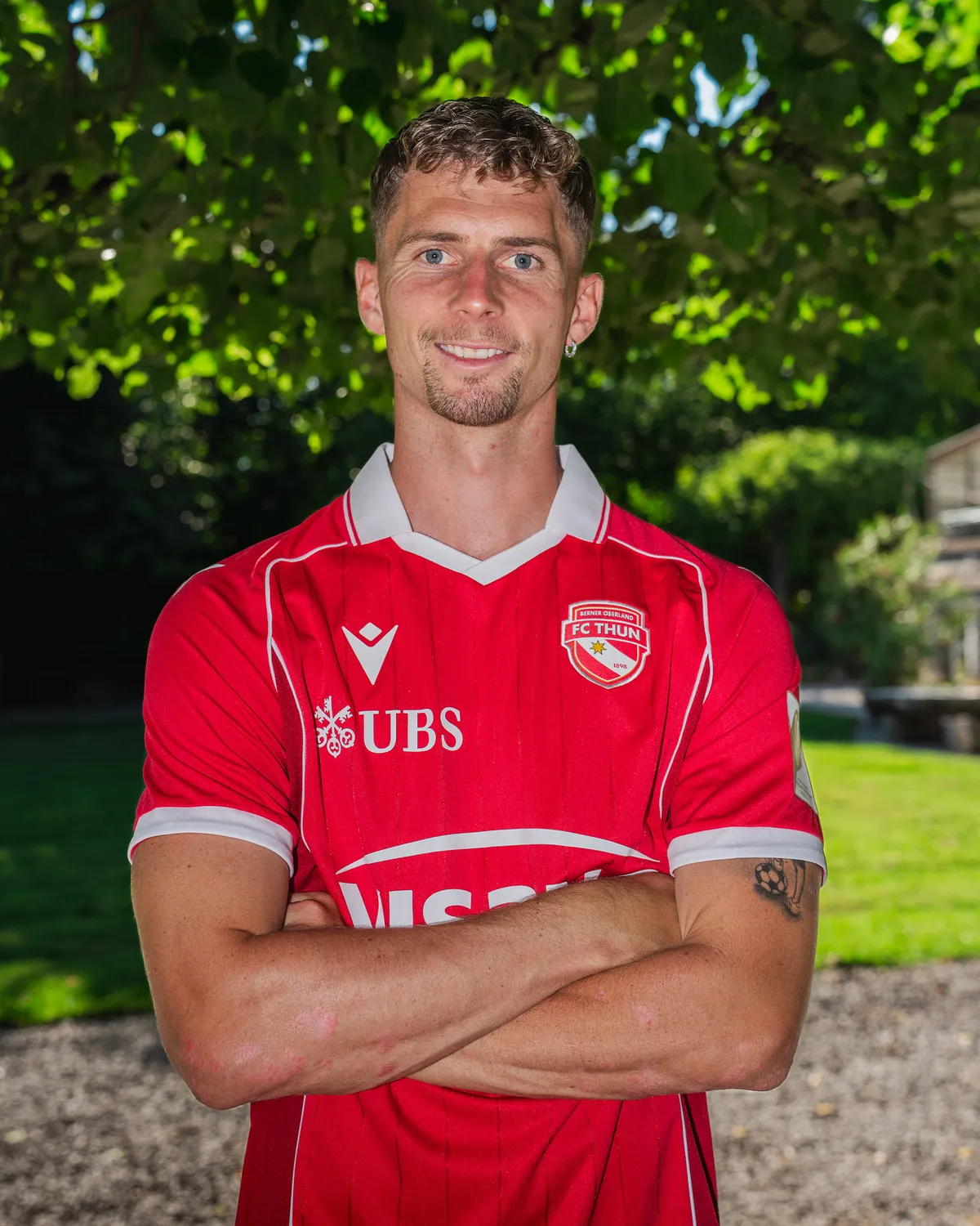 Das rote Heimtrikot des FC Thun im Portrait
